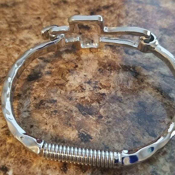 Cross silver tone bracelet - Picture 7 of 10